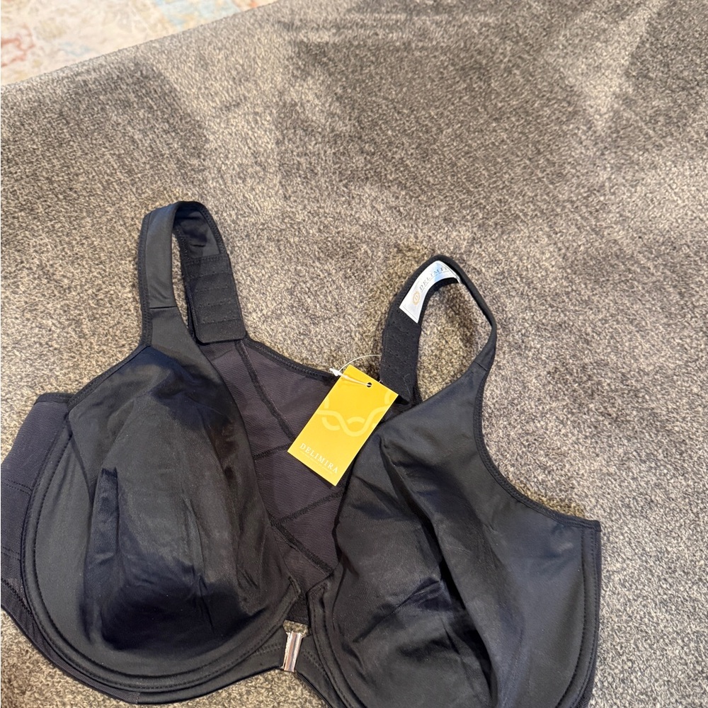 NWT Front-Closure Support Bra - Picture 9 of 11